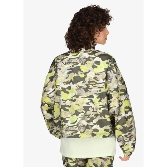 Nike Sportswear Green Camo Print Oversized Jacket - Picture 2 of 6